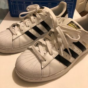 Adidas Superstar J!